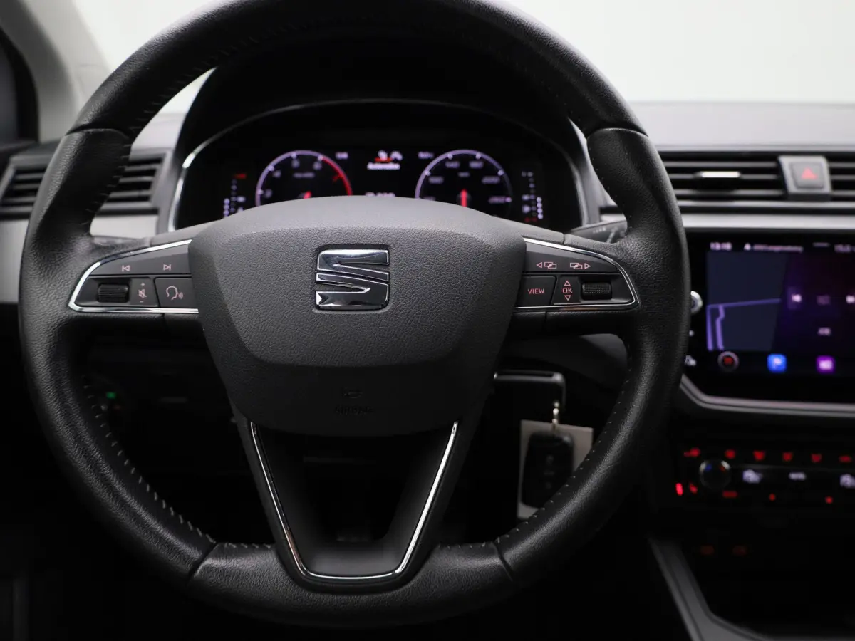 1.0 TSI Style Business Intense Plus | Apple Carplay / Android Auto | Achteruitrijcamera | Parkeersensoren | Stoelverwarming |