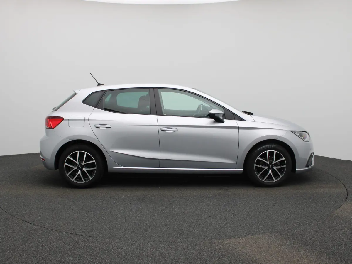 1.0 TSI Style Business Intense Plus | Apple Carplay / Android Auto | Achteruitrijcamera | Parkeersensoren | Stoelverwarming |