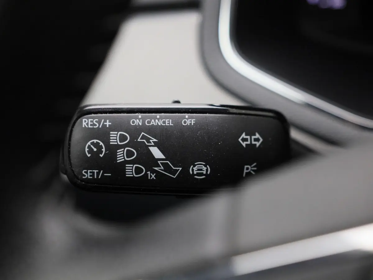 1.0 TSI Style Business Intense Plus | Apple Carplay / Android Auto | Achteruitrijcamera | Parkeersensoren | Stoelverwarming |
