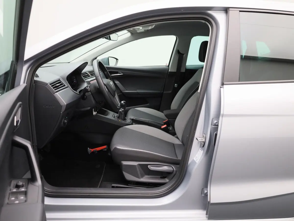1.0 TSI Style Business Intense Plus | Apple Carplay / Android Auto | Achteruitrijcamera | Parkeersensoren | Stoelverwarming |