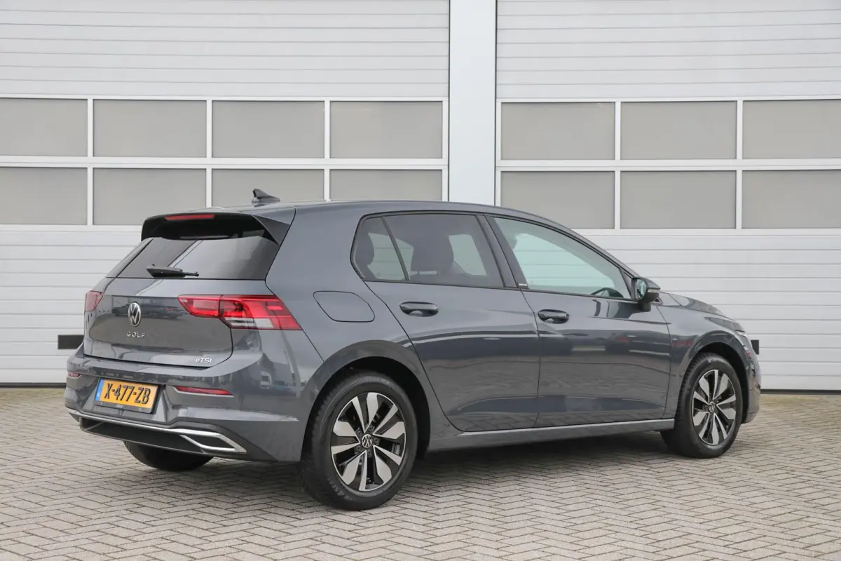 1.5 eTSI 130pk DSG Life Business | Achteruitrijcamera | Navigatie | Stoelverwarming | App Connect
