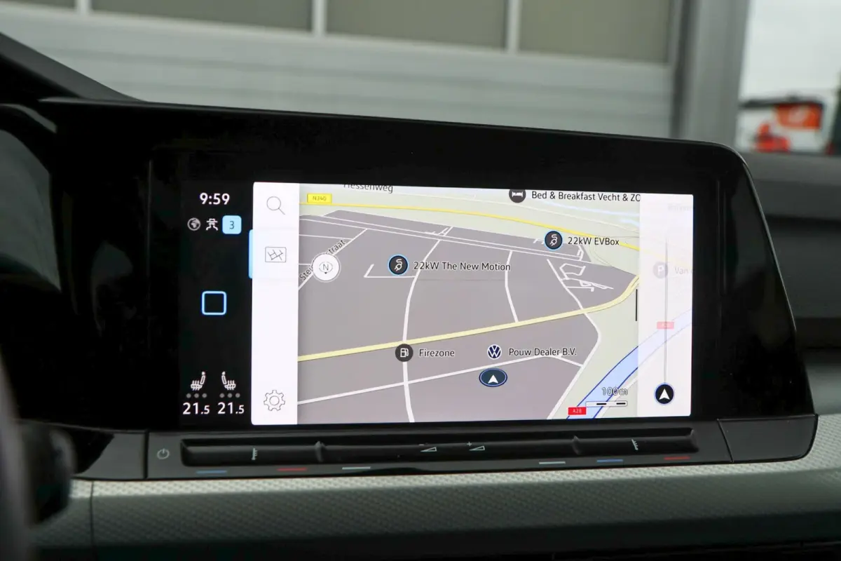 1.5 eTSI 130pk DSG Life Business | Achteruitrijcamera | Navigatie | Stoelverwarming | App Connect