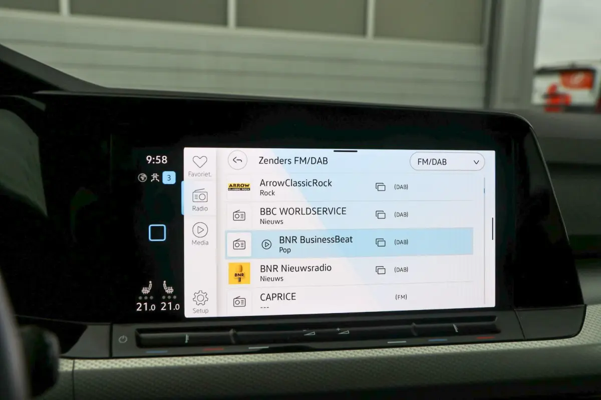 1.5 eTSI 130pk DSG Life Business | Achteruitrijcamera | Navigatie | Stoelverwarming | App Connect