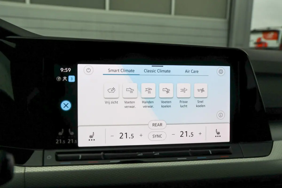 1.5 eTSI 130pk DSG Life Business | Achteruitrijcamera | Navigatie | Stoelverwarming | App Connect