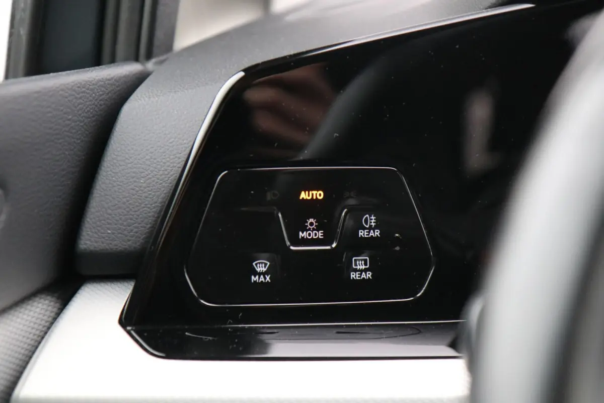 1.5 eTSI 130pk DSG Life Business | Achteruitrijcamera | Navigatie | Stoelverwarming | App Connect
