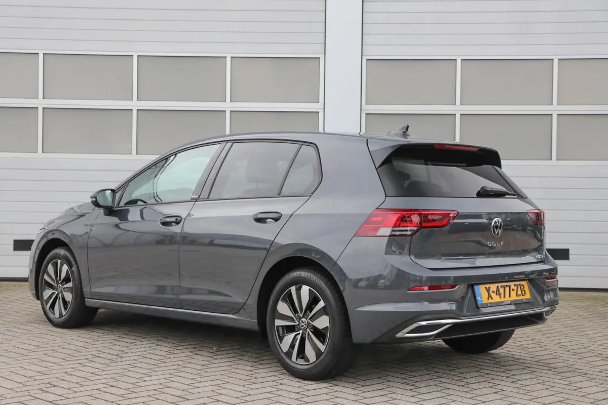 1.5 eTSI 130pk DSG Life Business | Achteruitrijcamera | Navigatie | Stoelverwarming | App Connect