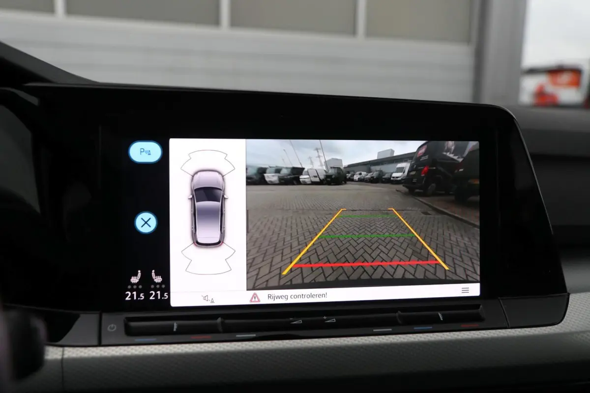 1.5 eTSI 130pk DSG Life Business | Achteruitrijcamera | Navigatie | Stoelverwarming | App Connect