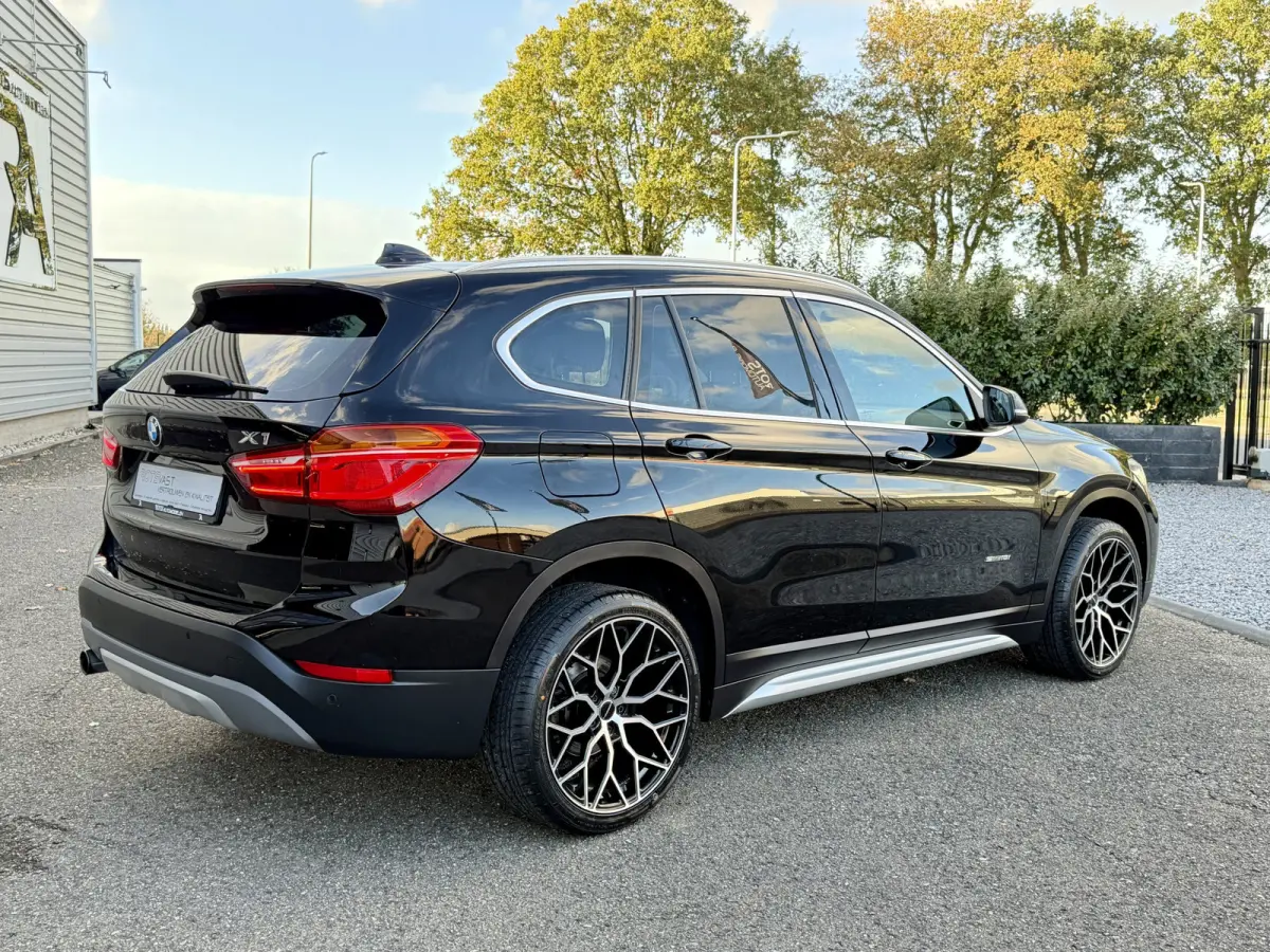 sDrive18i Executive Navi|Leer|LED|PDC|Cruis Zwart!