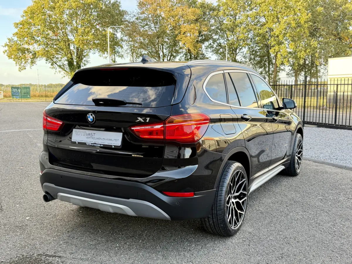 sDrive18i Executive Navi|Leer|LED|PDC|Cruis Zwart!