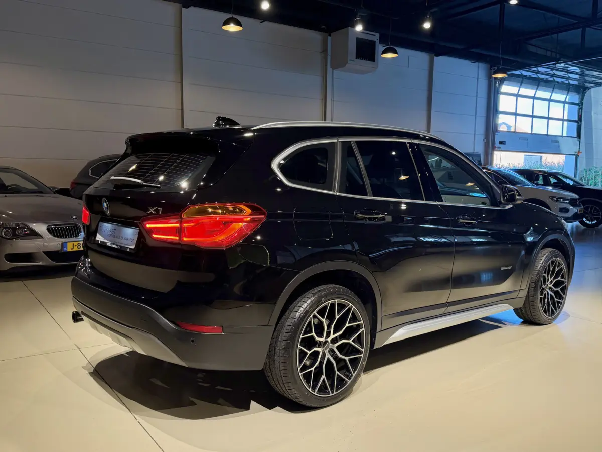 sDrive18i Executive Navi|Leer|LED|PDC|Cruis Zwart!