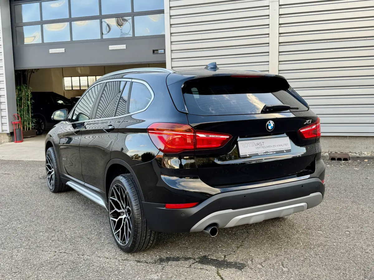 sDrive18i Executive Navi|Leer|LED|PDC|Cruis Zwart!