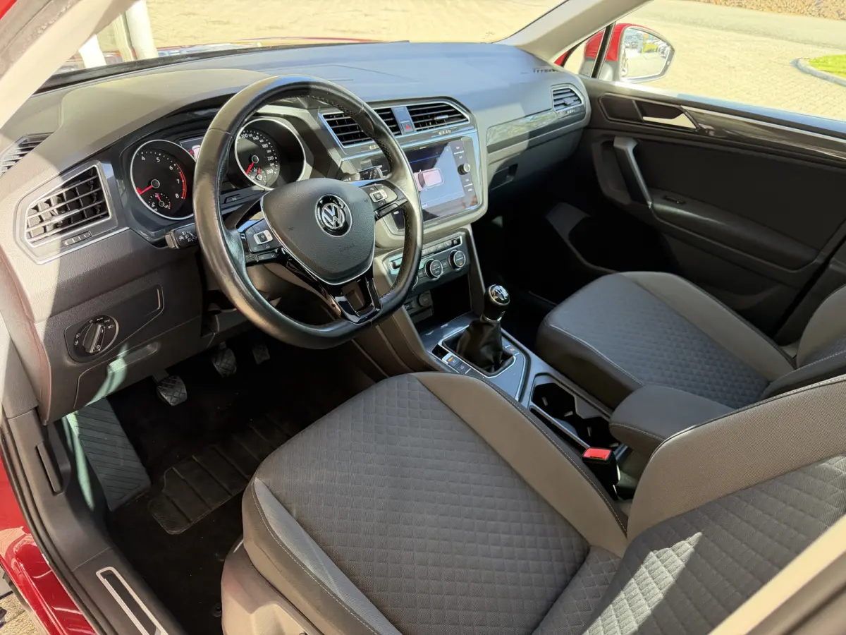 1.4 TSI Comfortline Business / 150PK / Pano / Trekhaak (1.600KG) / 20'' LM / Carplay /
