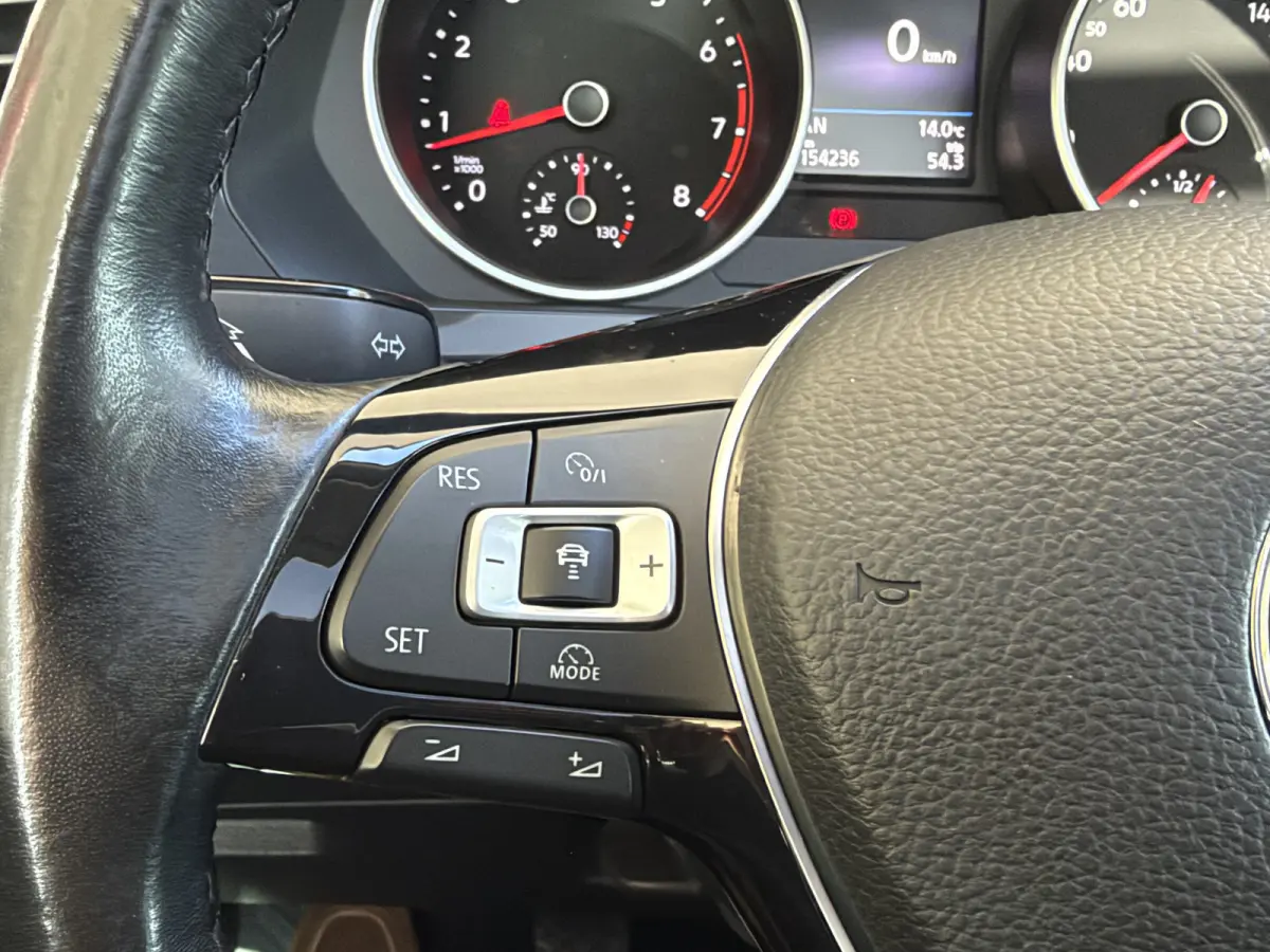 1.4 TSI Comfortline Business / 150PK / Pano / Trekhaak (1.600KG) / 20'' LM / Carplay /