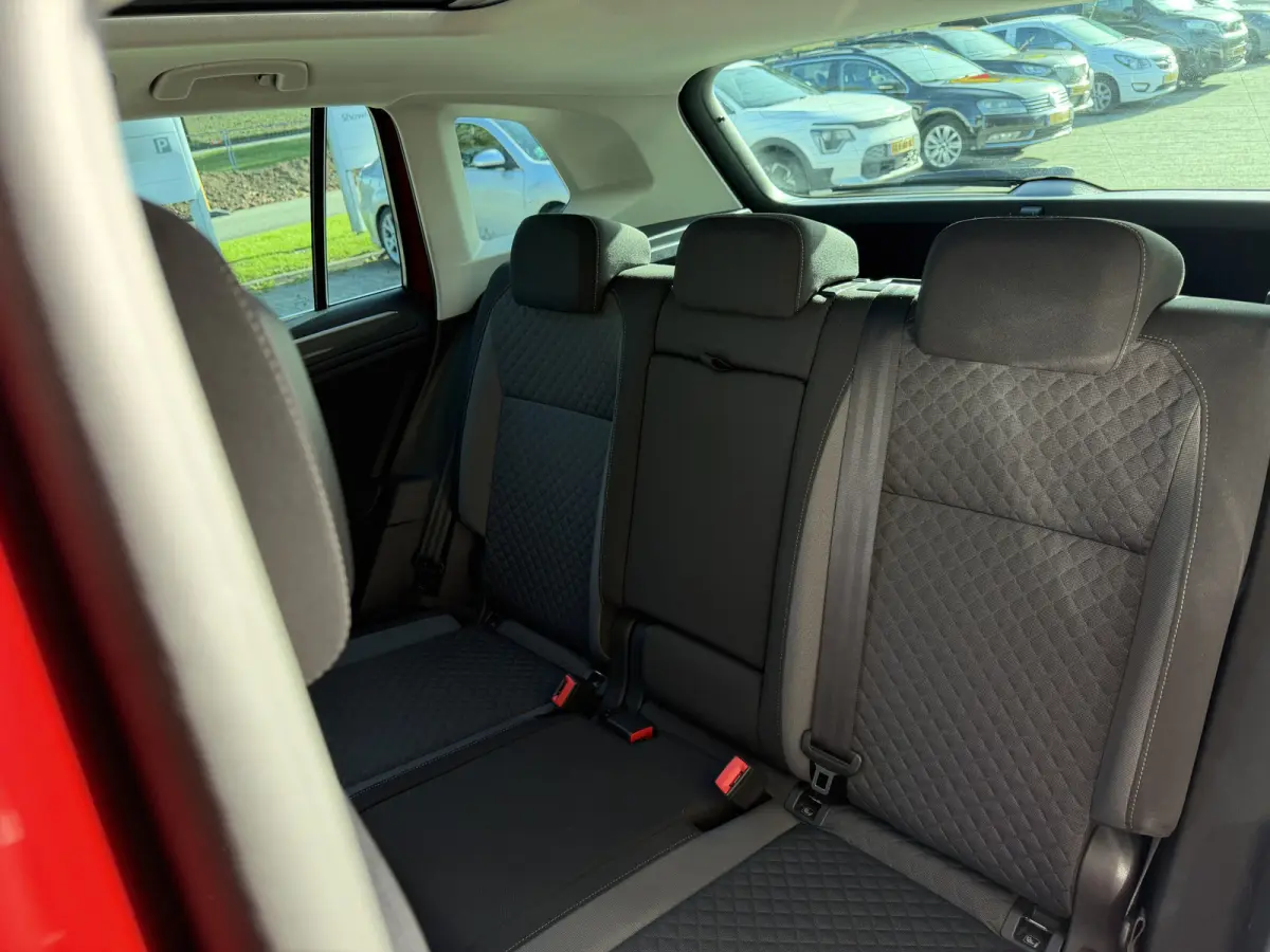 1.4 TSI Comfortline Business / 150PK / Pano / Trekhaak (1.600KG) / 20'' LM / Carplay /
