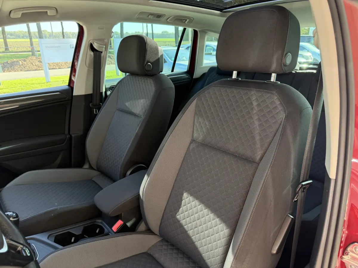 1.4 TSI Comfortline Business / 150PK / Pano / Trekhaak (1.600KG) / 20'' LM / Carplay /