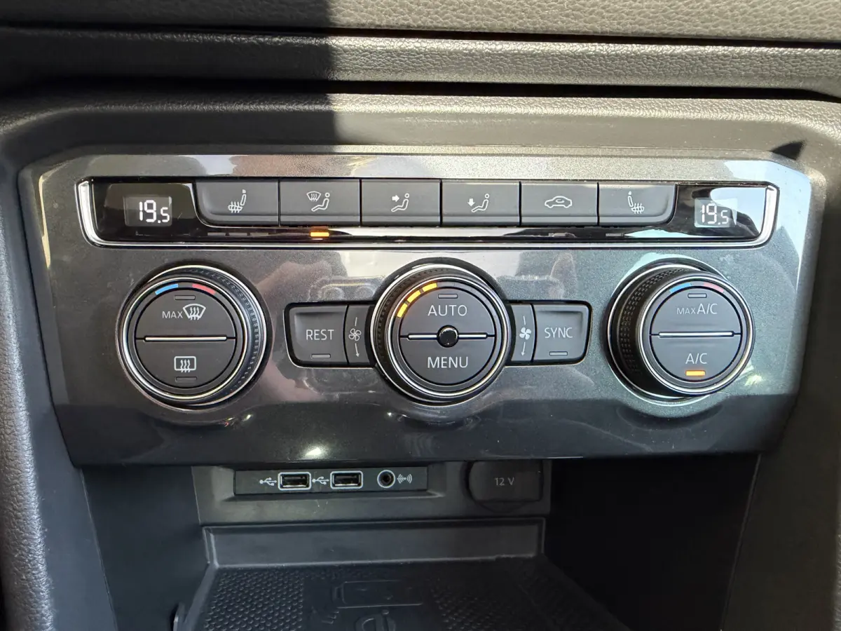 1.4 TSI Comfortline Business / 150PK / Pano / Trekhaak (1.600KG) / 20'' LM / Carplay /