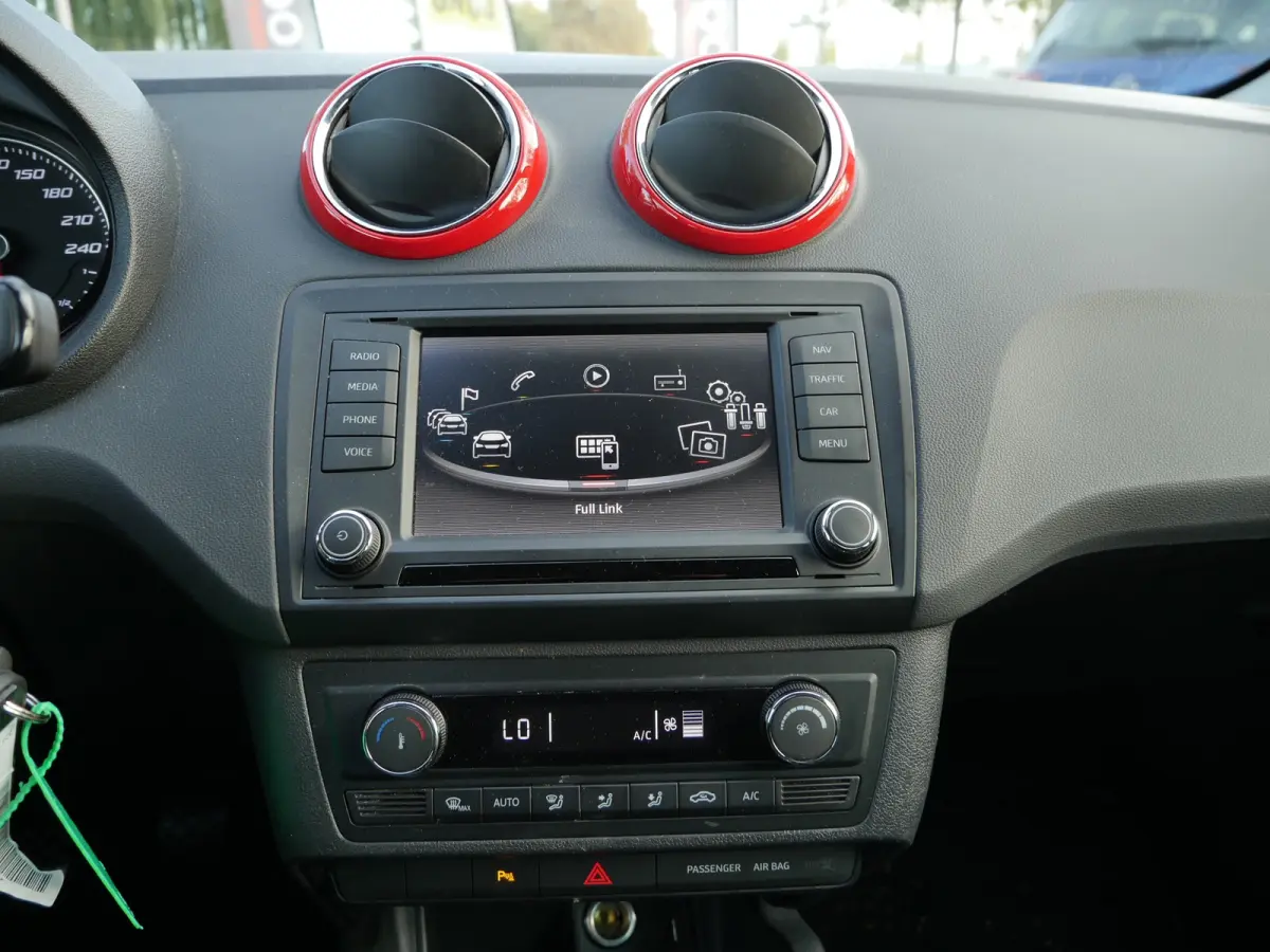 1.0 EcoTSI 110pk FR Connect Sound upgrade