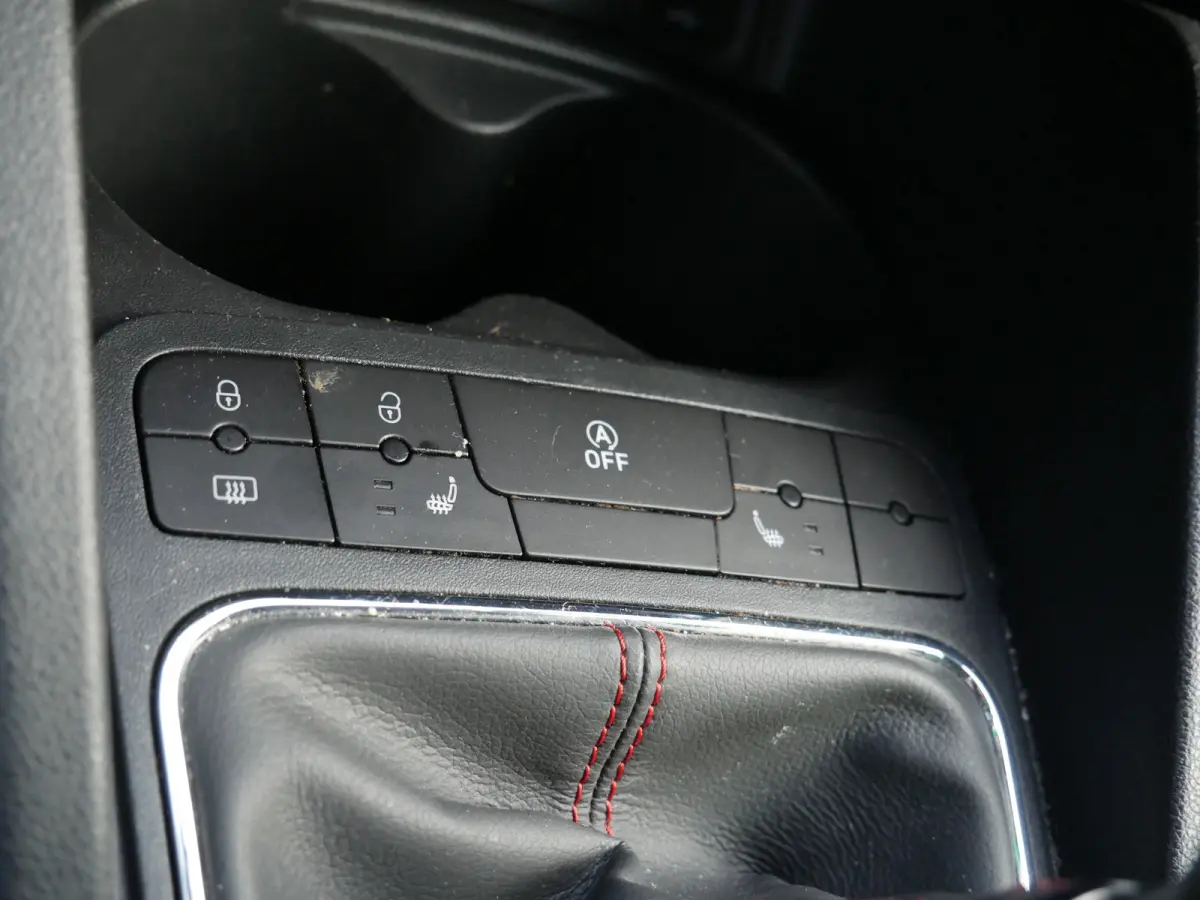 1.0 EcoTSI 110pk FR Connect Sound upgrade