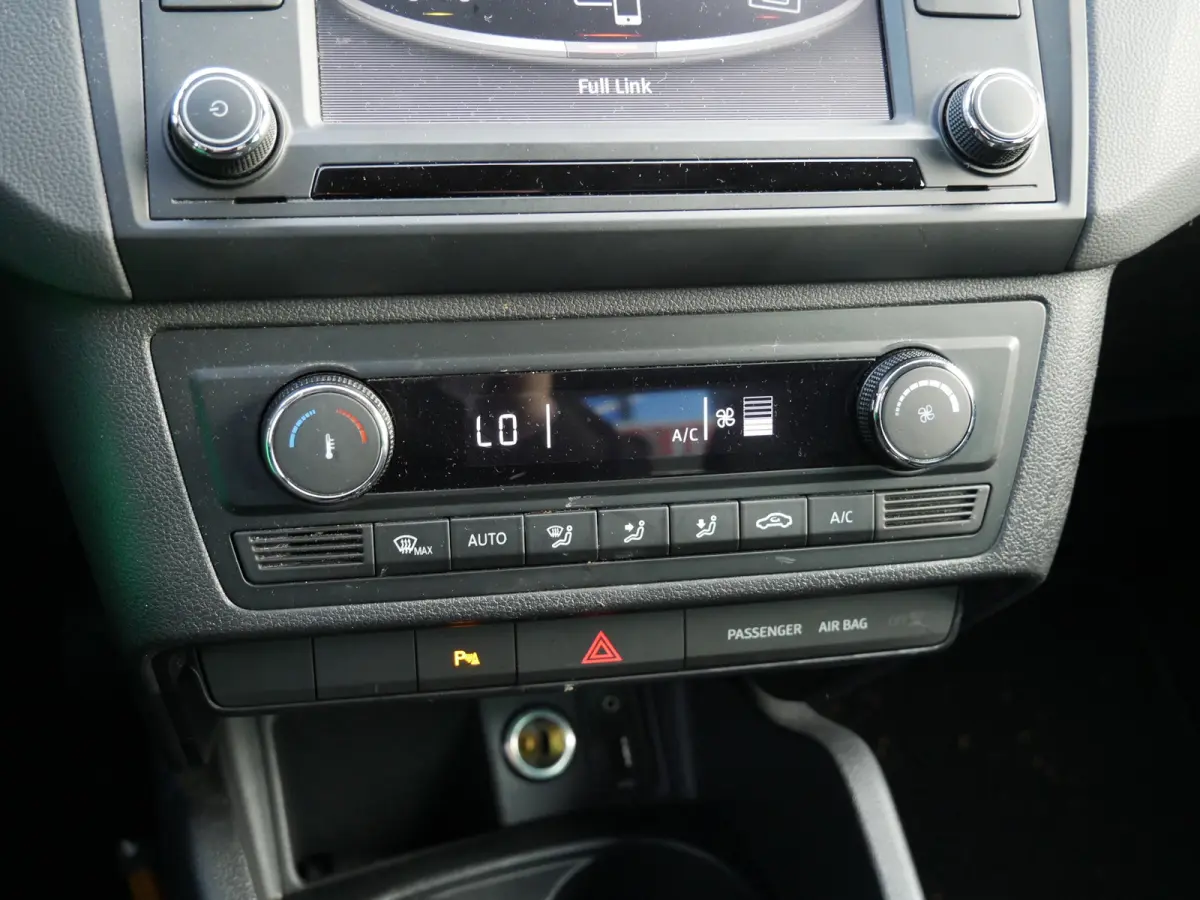 1.0 EcoTSI 110pk FR Connect Sound upgrade