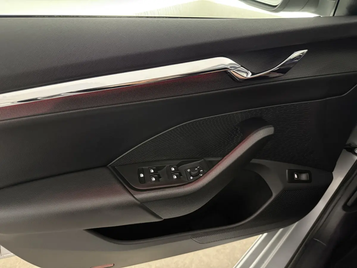 1.0 TSI e-TEC MHEV DSG | Virtual | Camera | Carplay | Sfeer | Trekhaak | Cruise | Navi | Keyless | NAP