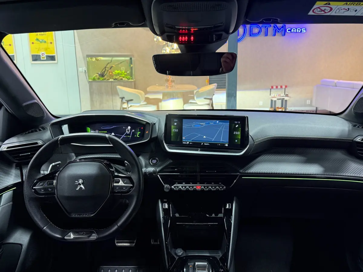 GT Line EAT8 Automaat | i-Cockpit | Full LED | 360° Camera | Navi | Cruise | Parkeersensoren