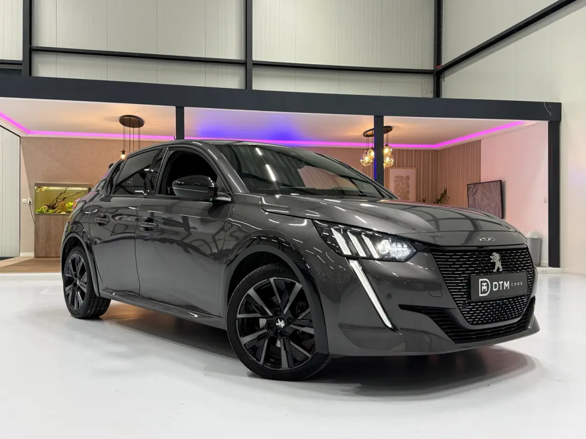GT Line EAT8 Automaat | i-Cockpit | Full LED | 360° Camera | Navi | Cruise | Parkeersensoren