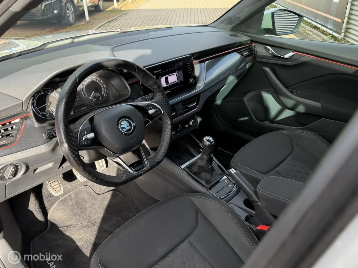 1.0 TSI Sport Business | Panoramadak | Clima | Sportstoelen | LM Velgen |