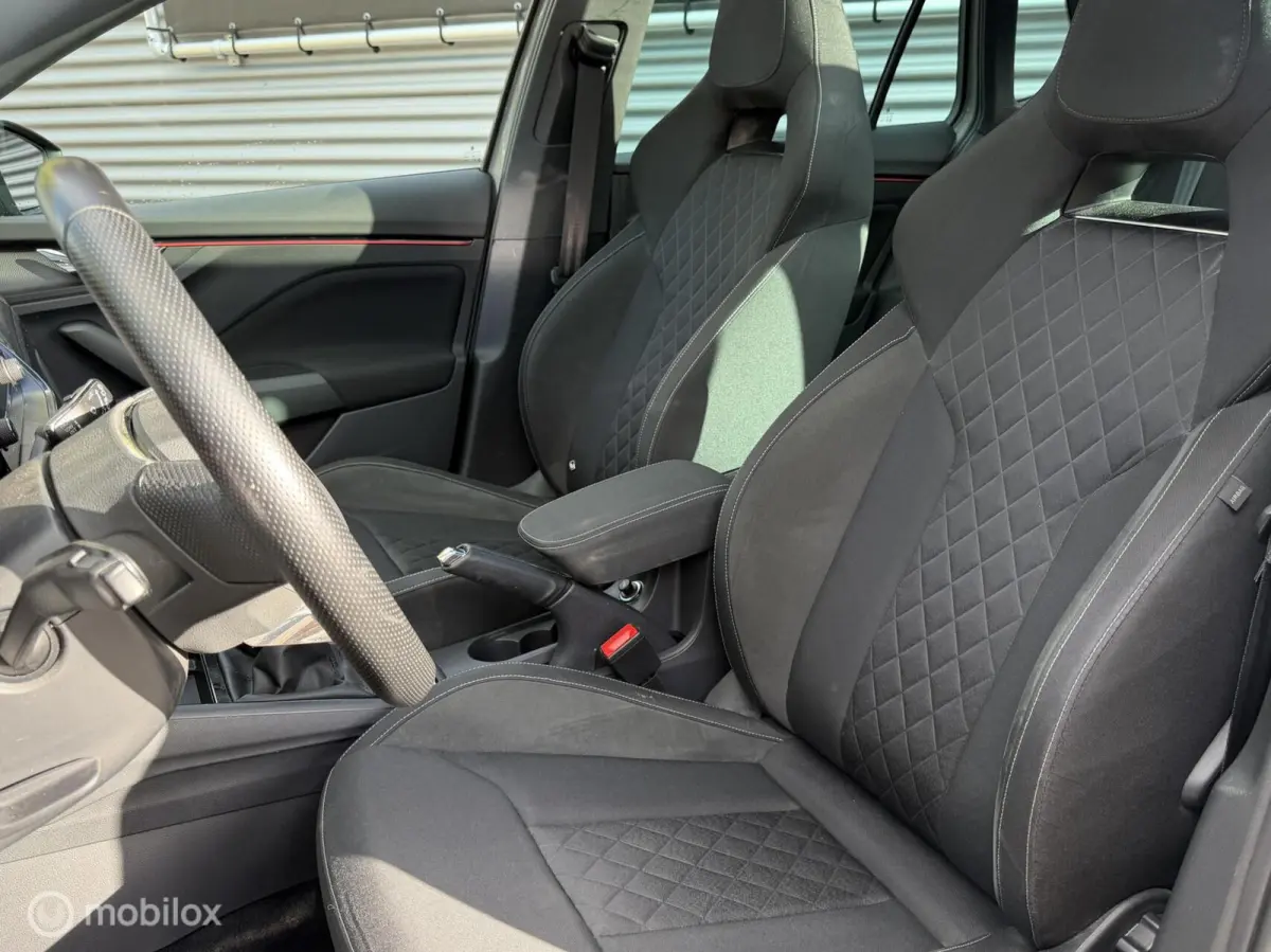 1.0 TSI Sport Business | Panoramadak | Clima | Sportstoelen | LM Velgen |
