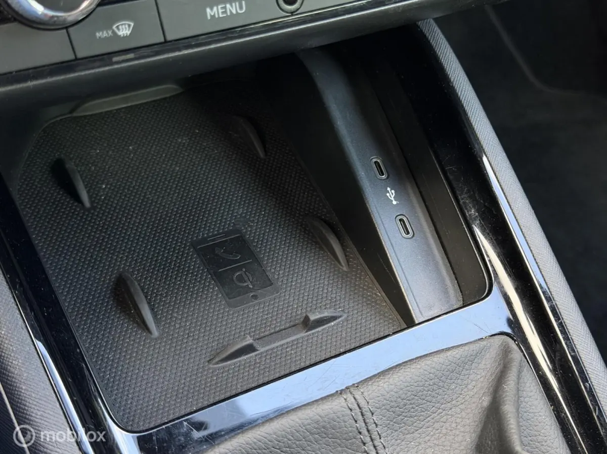 1.0 TSI Sport Business | Panoramadak | Clima | Sportstoelen | LM Velgen |