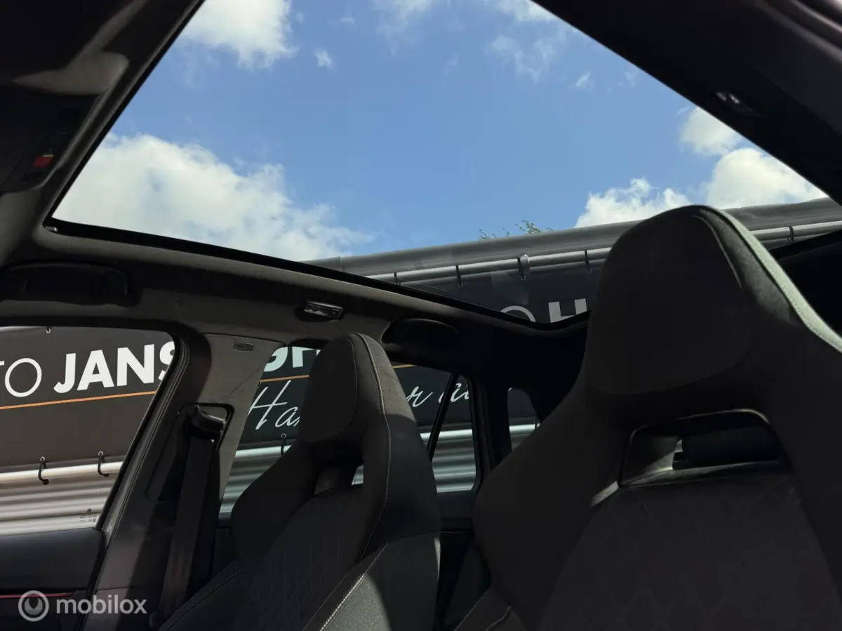 1.0 TSI Sport Business | Panoramadak | Clima | Sportstoelen | LM Velgen |