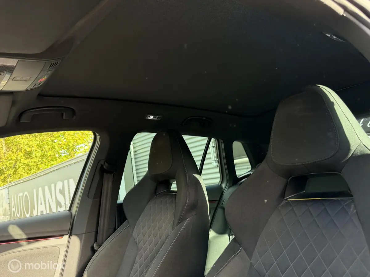 1.0 TSI Sport Business | Panoramadak | Clima | Sportstoelen | LM Velgen |