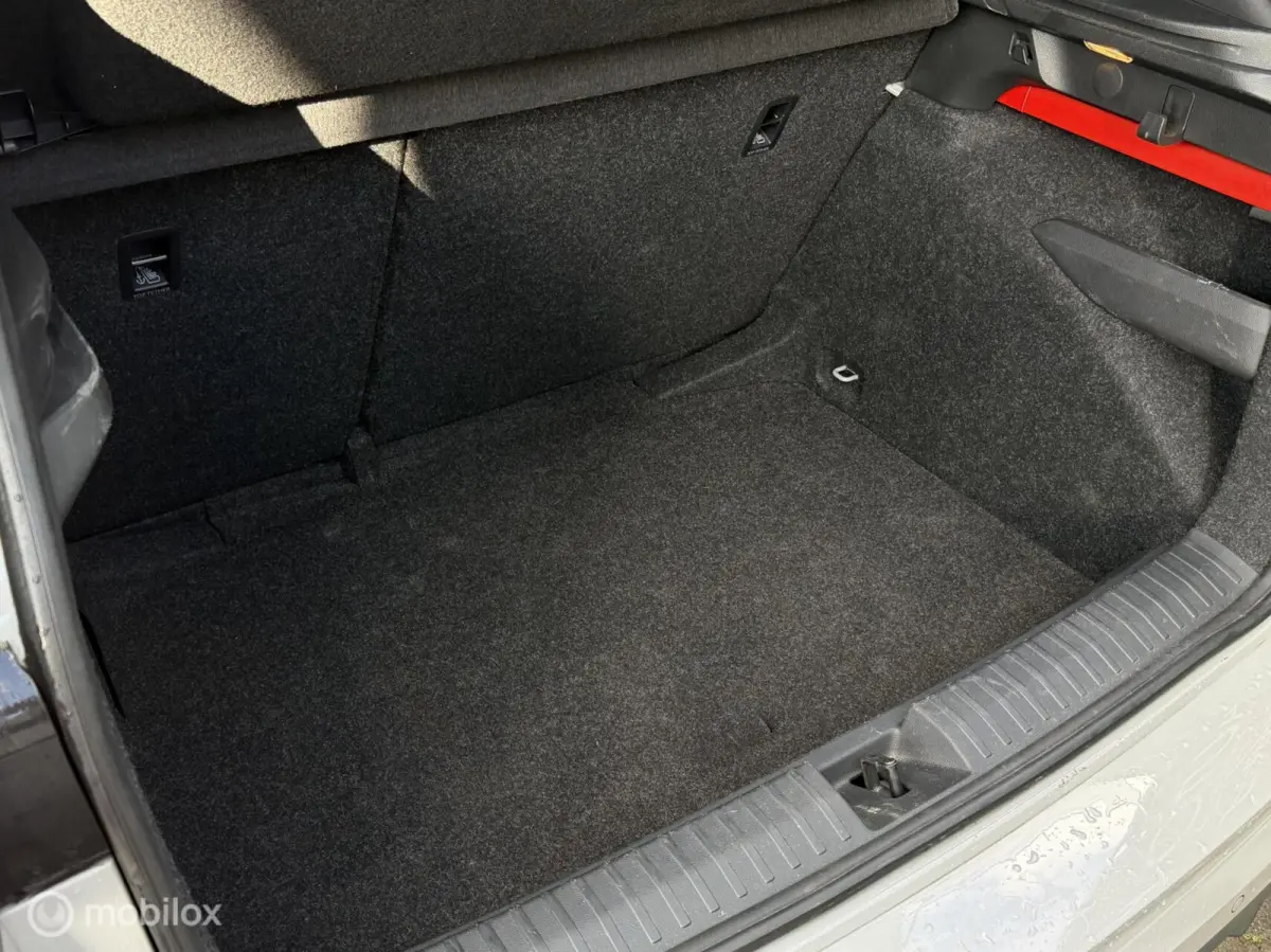 1.0 TSI Sport Business | Panoramadak | Clima | Sportstoelen | LM Velgen |