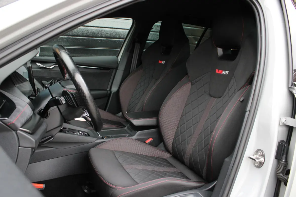 1.4 TSI RS iV PHEV Business