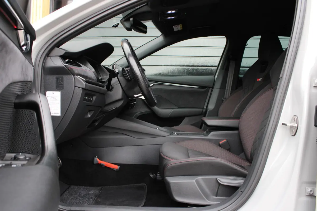 1.4 TSI RS iV PHEV Business