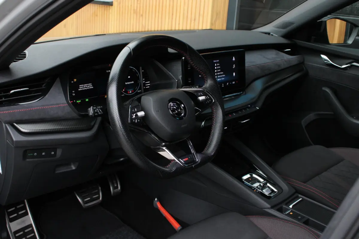 1.4 TSI RS iV PHEV Business