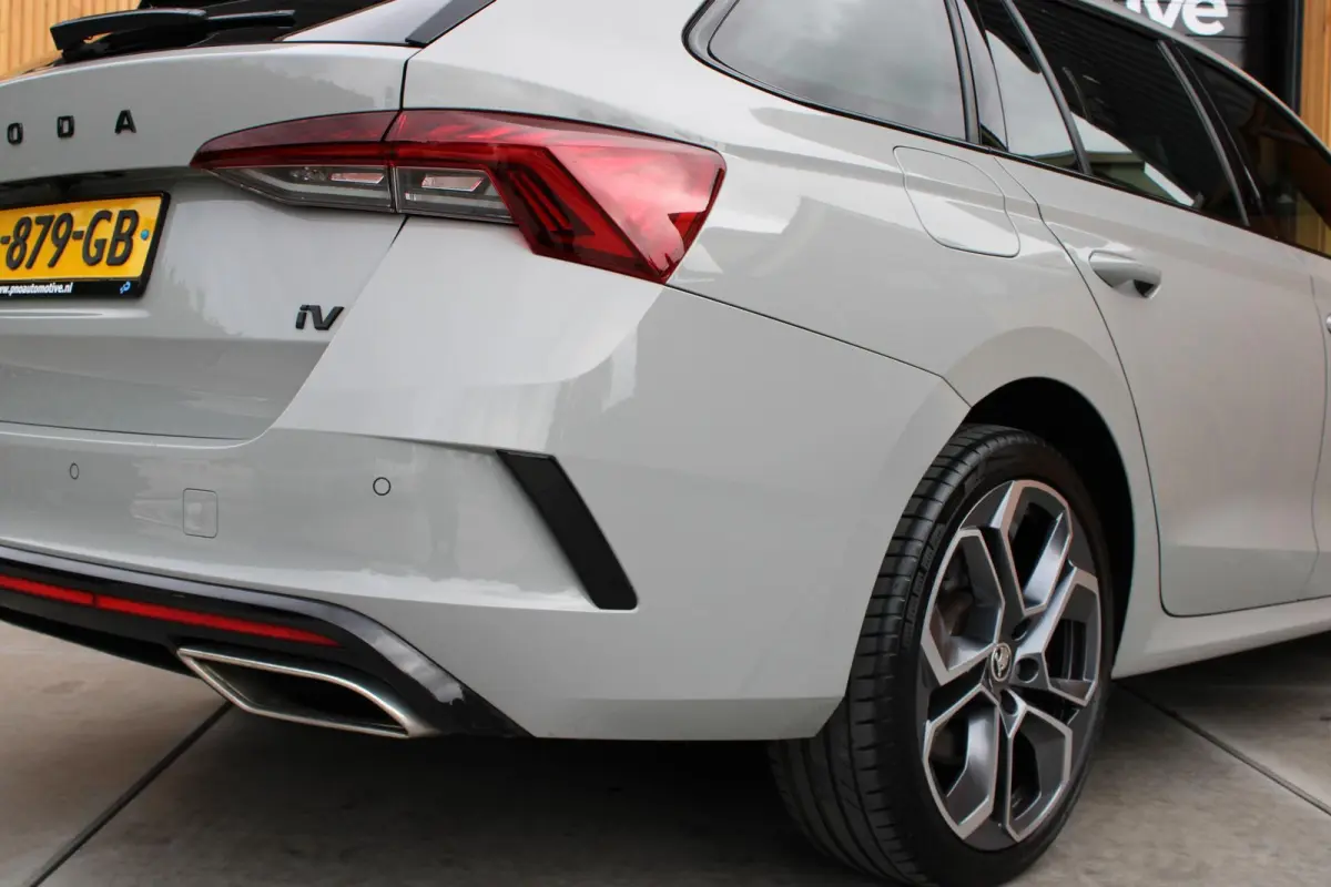 1.4 TSI RS iV PHEV Business