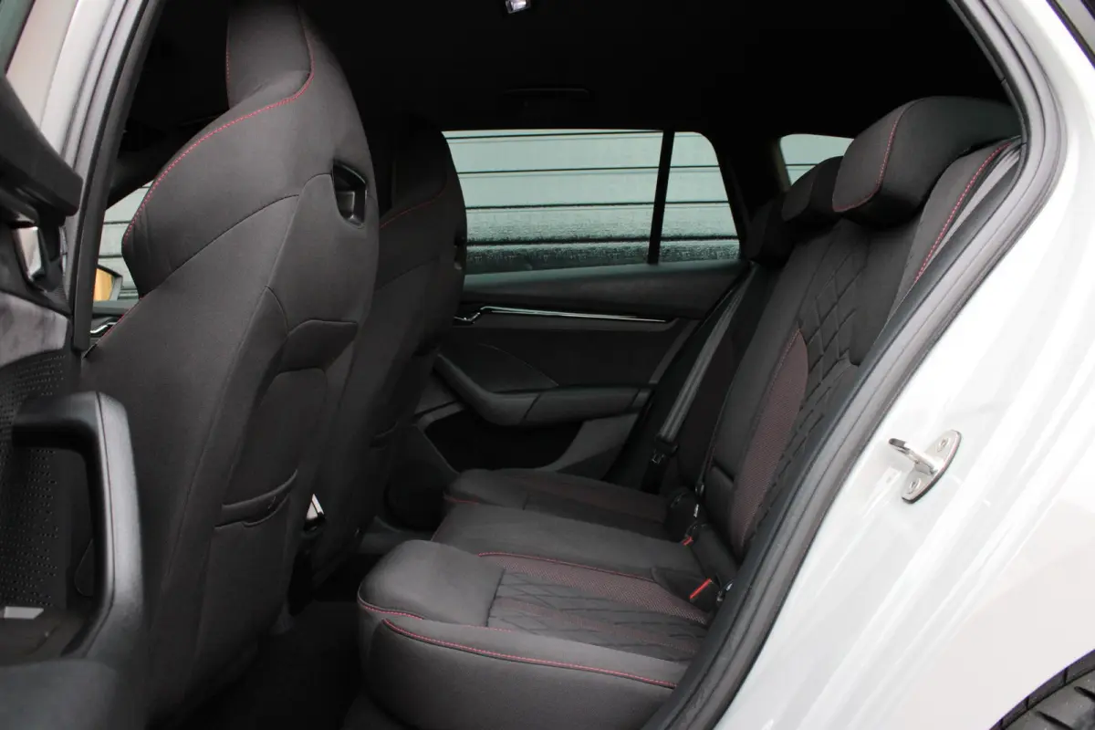 1.4 TSI RS iV PHEV Business