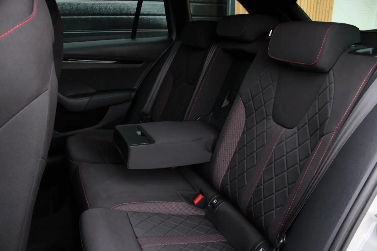 1.4 TSI RS iV PHEV Business