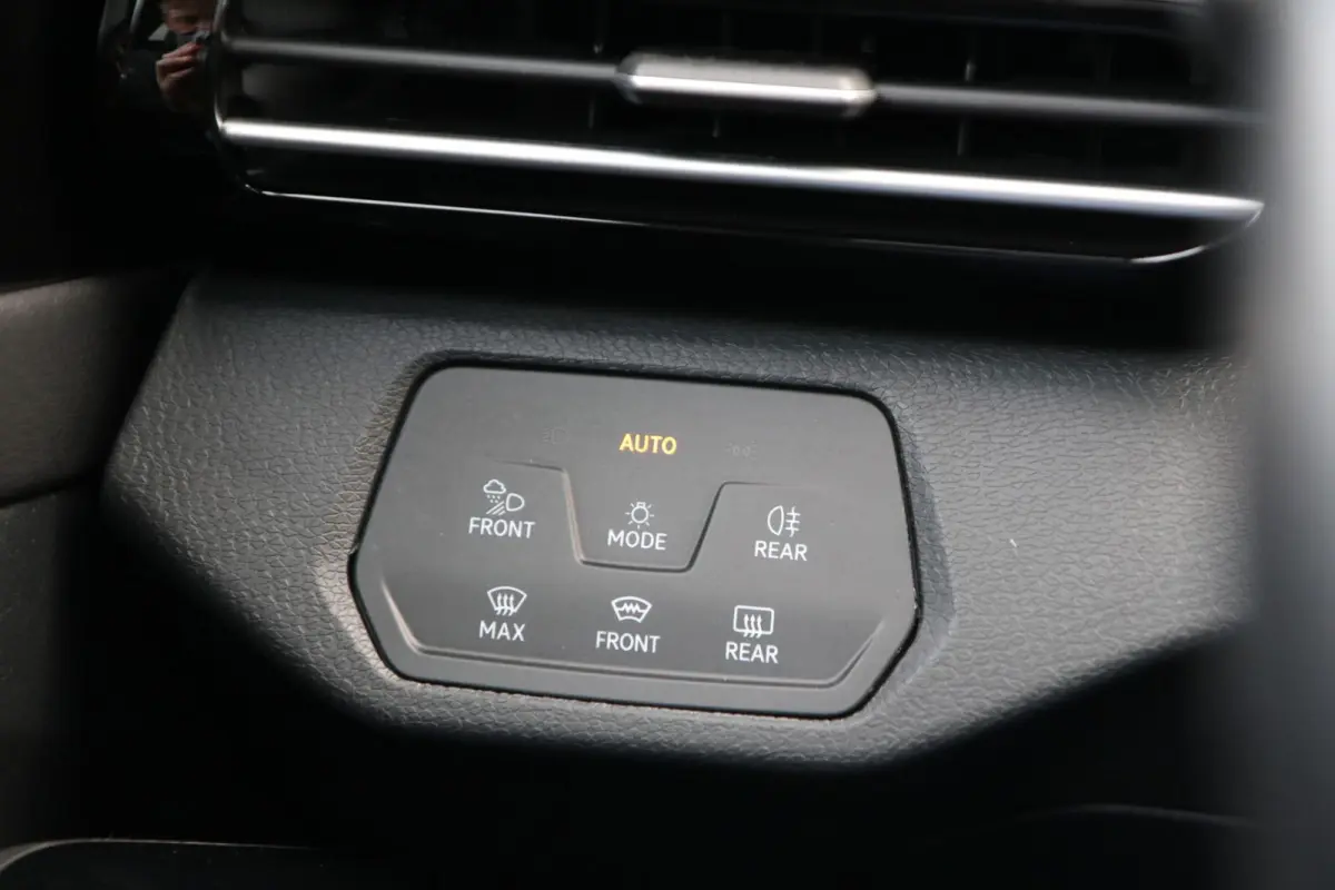 GTX 300pk 4Motion 77 kWh | SoH 91% | Panoramadak | Navigatie | Warmtepomp | Achteruitrijcamera | Stoelverwarming