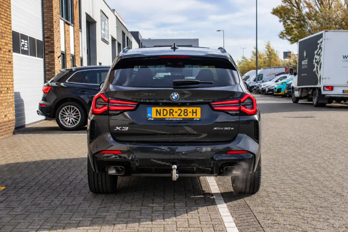 xDrive30e LCI M-Sport, VOL!, SOH 93%, Laser, Pano,H&K