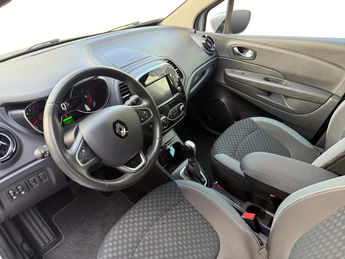 1.3 TCe Intens | Winterset + Zomerset | Trekhaak | Automaat | Camera | Keyless | LED | Dodehoek | Bluetooth | Navi | Lichtmetalen Velgen | 1 Jaar Bovag Garantie |
