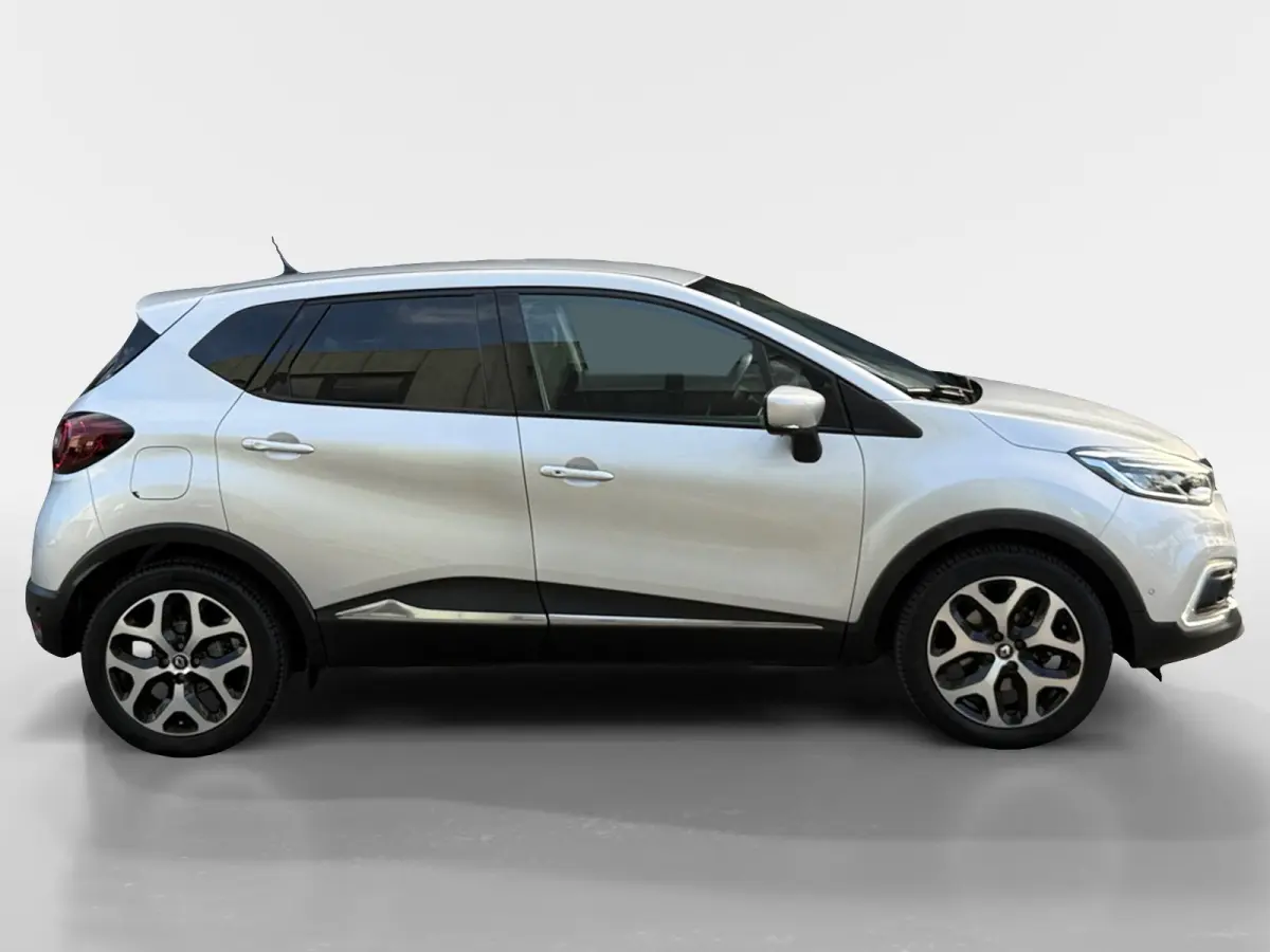 1.3 TCe Intens | Winterset + Zomerset | Trekhaak | Automaat | Camera | Keyless | LED | Dodehoek | Bluetooth | Navi | Lichtmetalen Velgen | 1 Jaar Bovag Garantie |