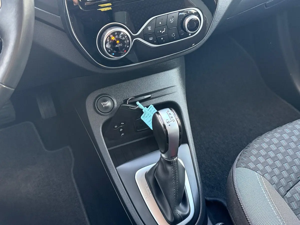 1.3 TCe Intens | Winterset + Zomerset | Trekhaak | Automaat | Camera | Keyless | LED | Dodehoek | Bluetooth | Navi | Lichtmetalen Velgen | 1 Jaar Bovag Garantie |