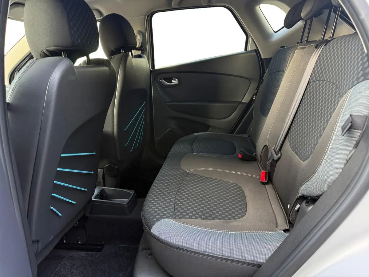 1.3 TCe Intens | Winterset + Zomerset | Trekhaak | Automaat | Camera | Keyless | LED | Dodehoek | Bluetooth | Navi | Lichtmetalen Velgen | 1 Jaar Bovag Garantie |