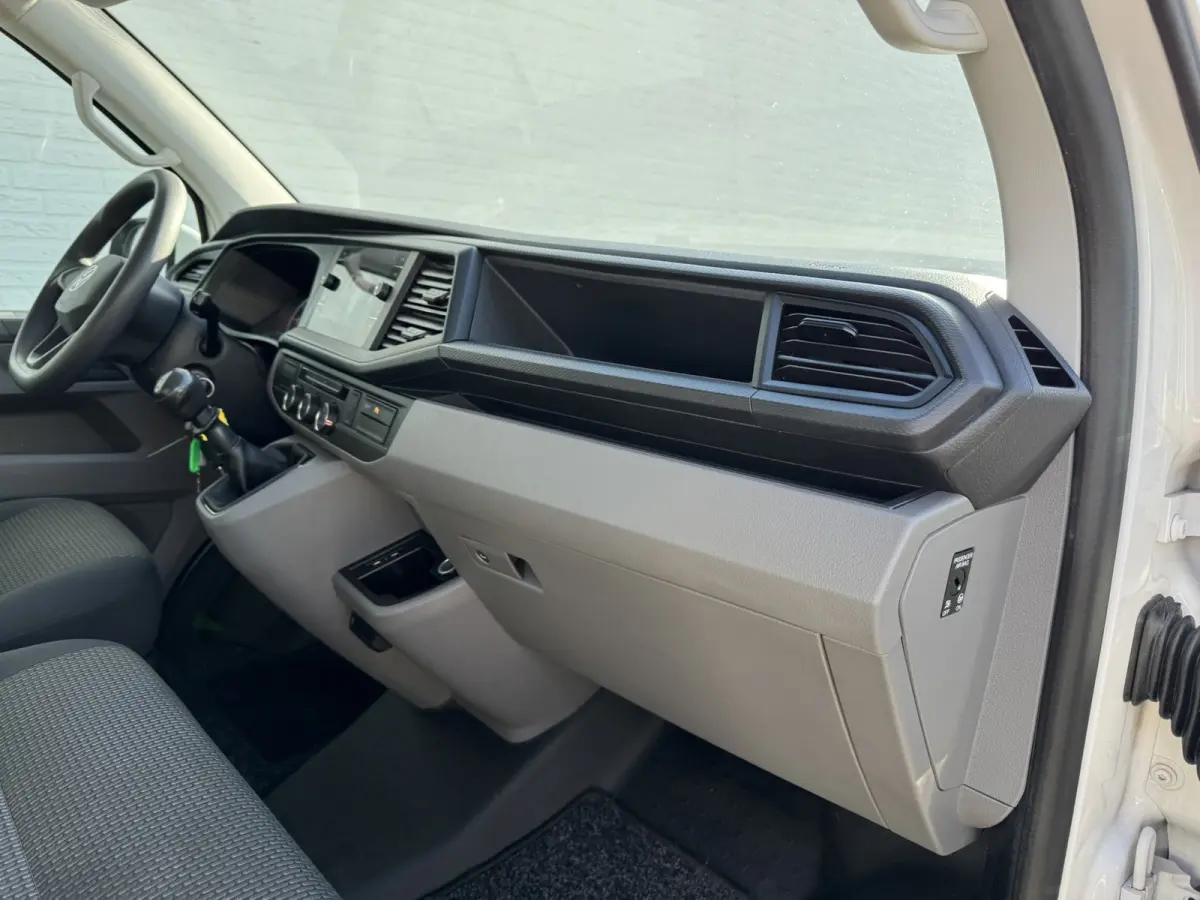 2.0 TDI L2H1 30 DC Highline Navi Airco Cruise Control Trekhaak Carplay All-Season Lat om Lat betimmert