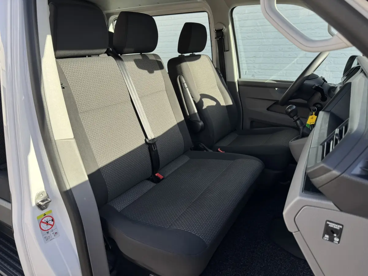 2.0 TDI L2H1 30 DC Highline Navi Airco Cruise Control Trekhaak Carplay All-Season Lat om Lat betimmert