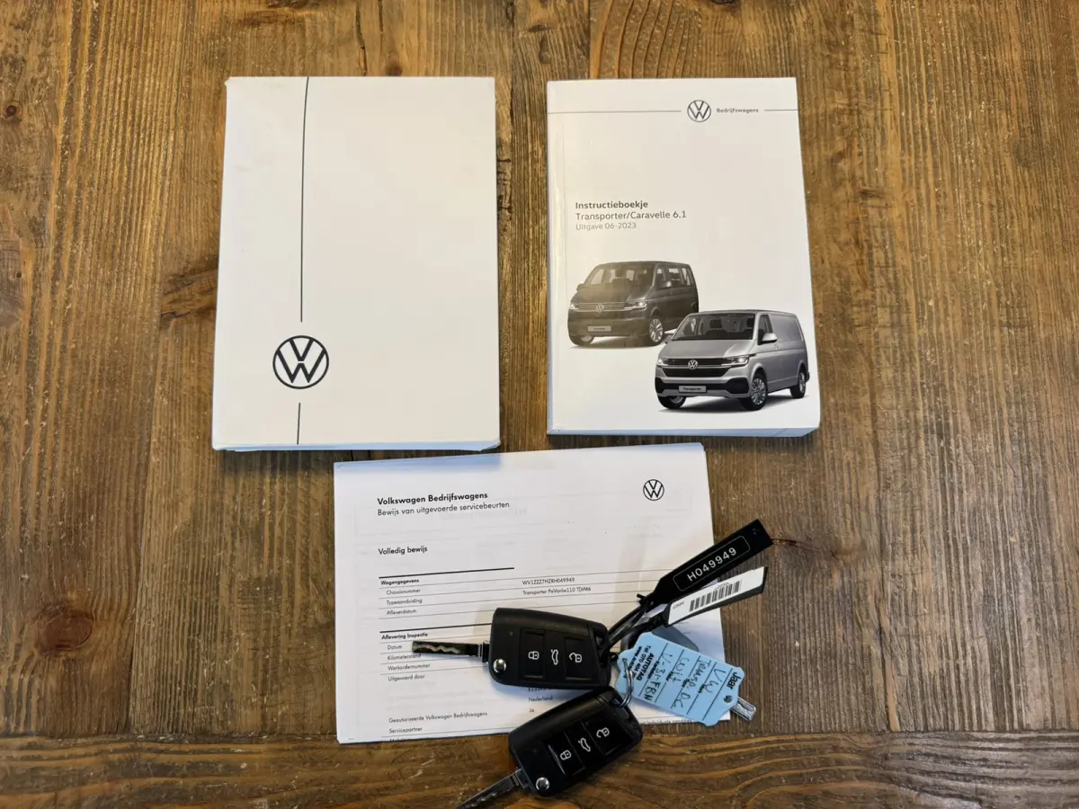 2.0 TDI L2H1 30 DC Highline Navi Airco Cruise Control Trekhaak Carplay All-Season Lat om Lat betimmert