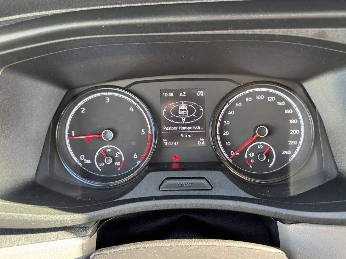 2.0 TDI L2H1 30 DC Highline Navi Airco Cruise Control Trekhaak Carplay All-Season Lat om Lat betimmert