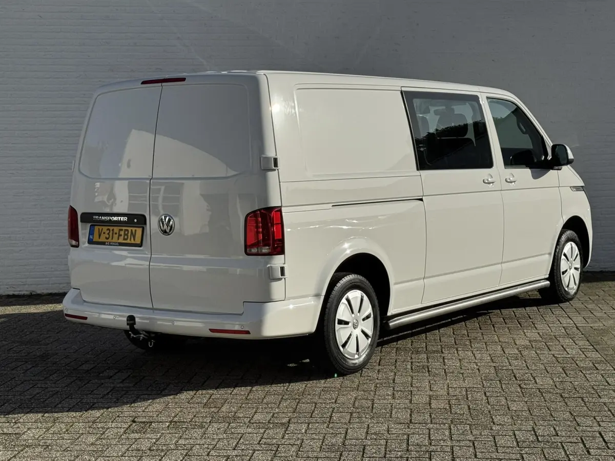 2.0 TDI L2H1 30 DC Highline Navi Airco Cruise Control Trekhaak Carplay All-Season Lat om Lat betimmert