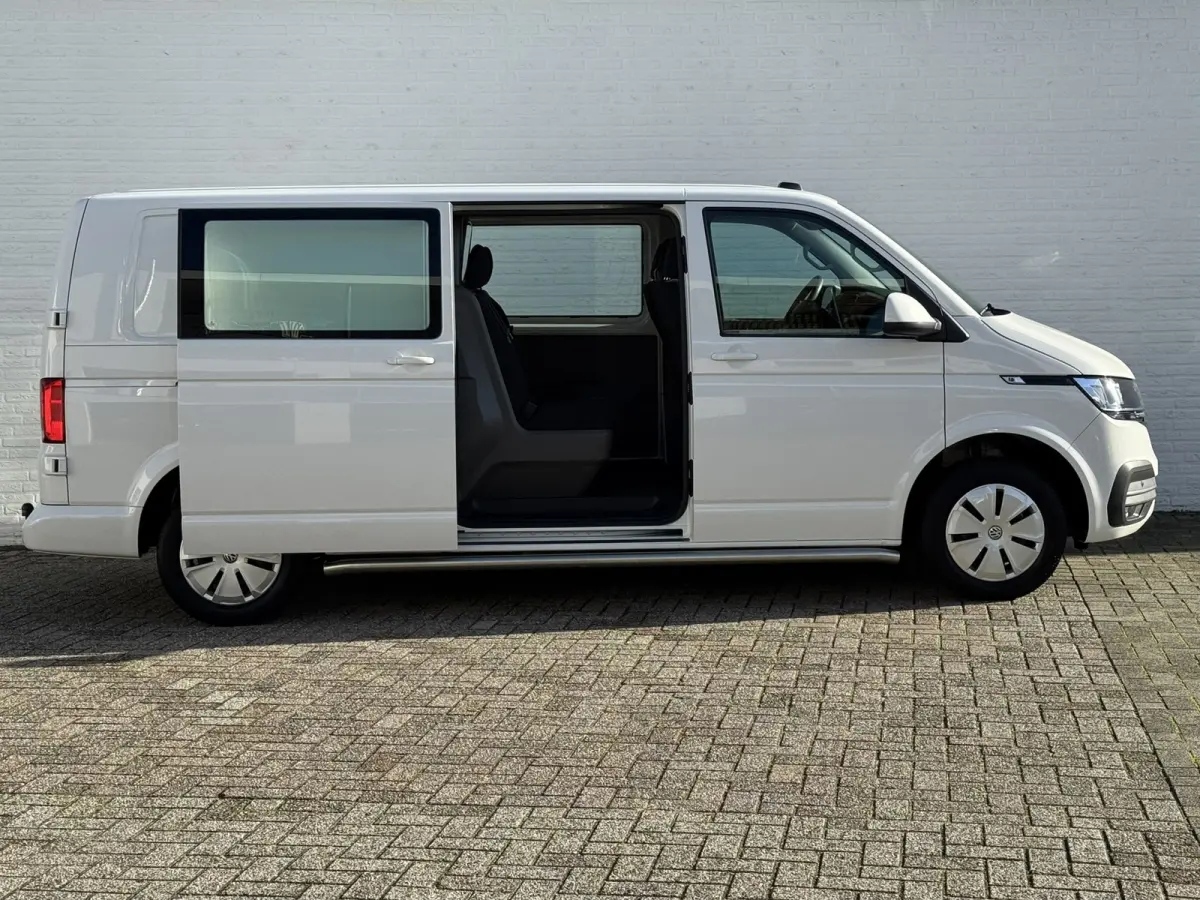 2.0 TDI L2H1 30 DC Highline Navi Airco Cruise Control Trekhaak Carplay All-Season Lat om Lat betimmert
